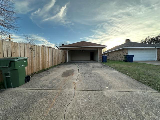 Building Photo - 305 Marriott Ln