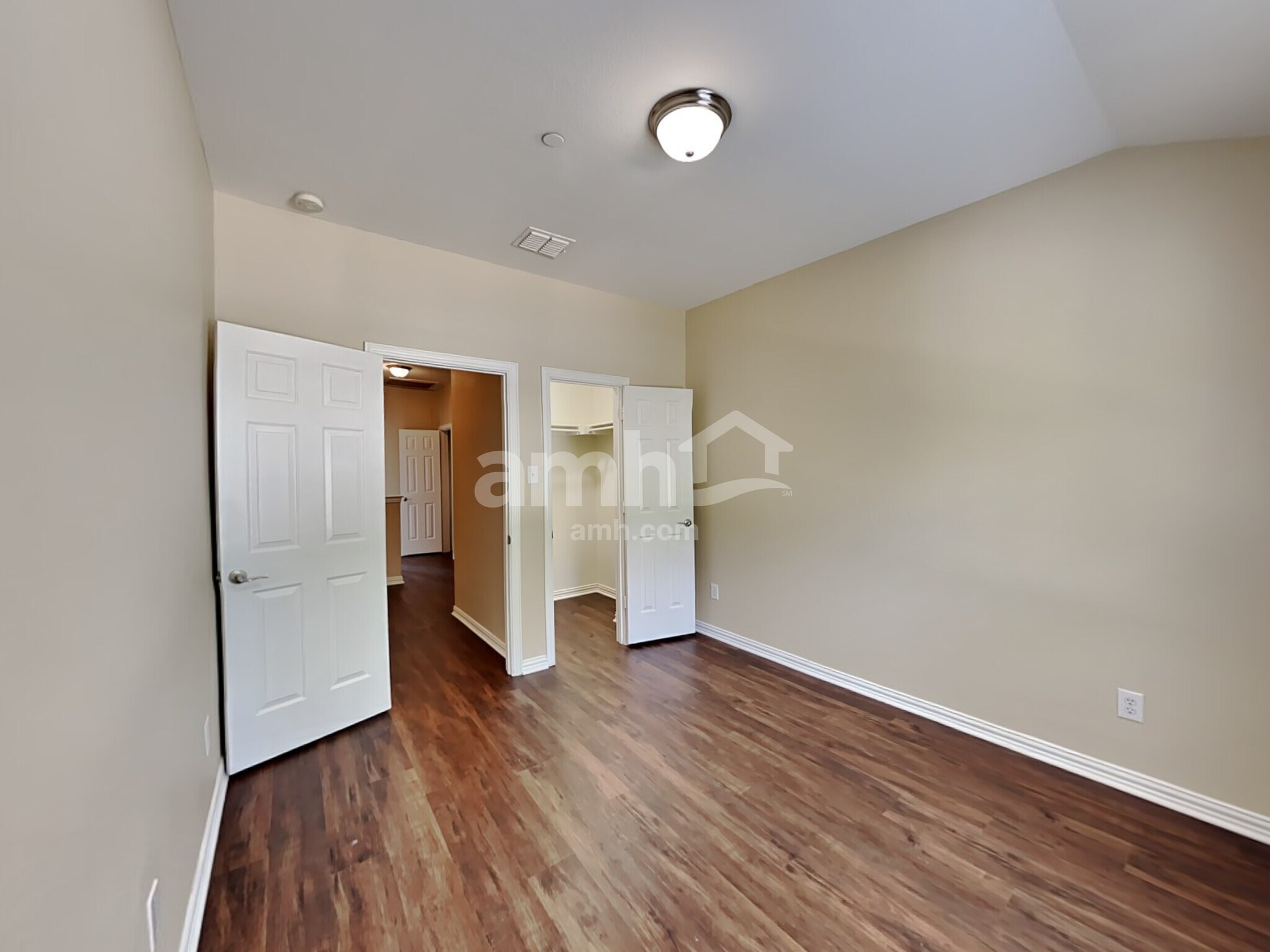 Building Photo - 3706 Boxwood Dr