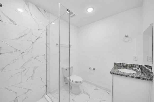 Building Photo - 2322 Wavell St