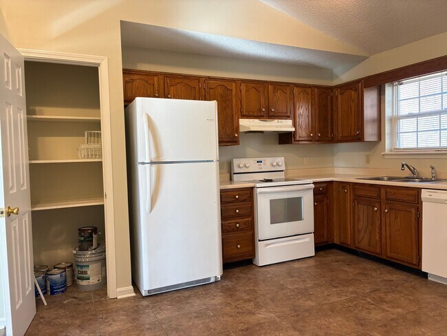 Building Photo - 1331 AmandaJo Drive