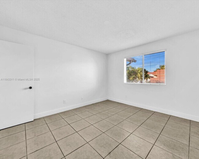 Building Photo - 15770 SW 106th Terrace