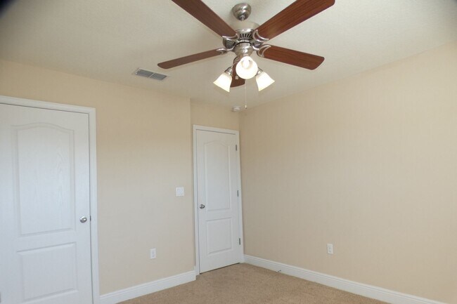 Building Photo - Spacious 4-Bedroom Home - Pace Mill Creek