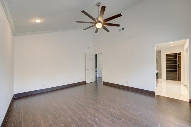 Building Photo - 13902 Briarhills Pkwy