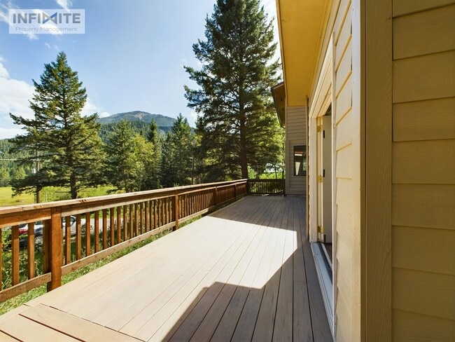 Building Photo - Gallatin Canyon Treasure!