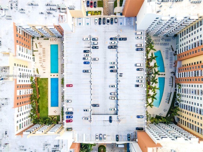 Building Photo - 2775 NE 187th St