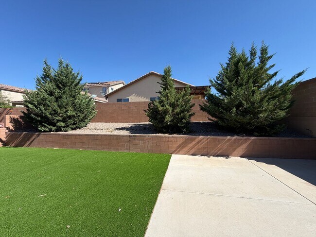 Building Photo - 4 Bedroom Single Story Home Available Near Golf Course Rd & Southern Blvd!