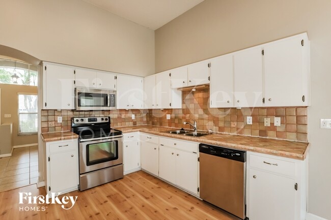 Building Photo - 2202 Cattleman Dr