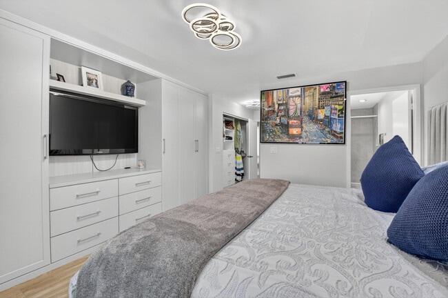Building Photo - 8256 Summerbreeze Ln
