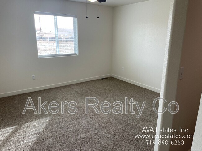 Building Photo - 970 S Coral Pl