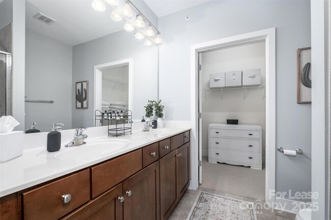 Building Photo - 630 Calvert St