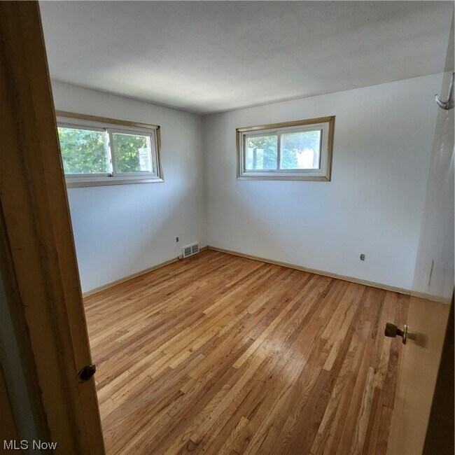 Building Photo - 1215-1217 Bonnie Ln