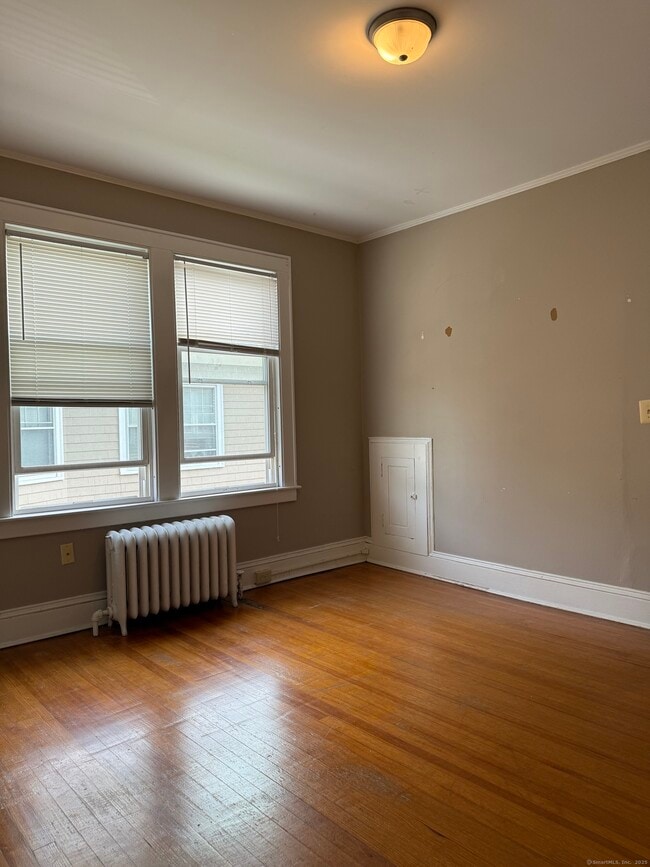 Building Photo - 97 Maplewood Ave