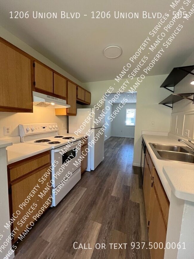 Building Photo - 1206 Union Blvd