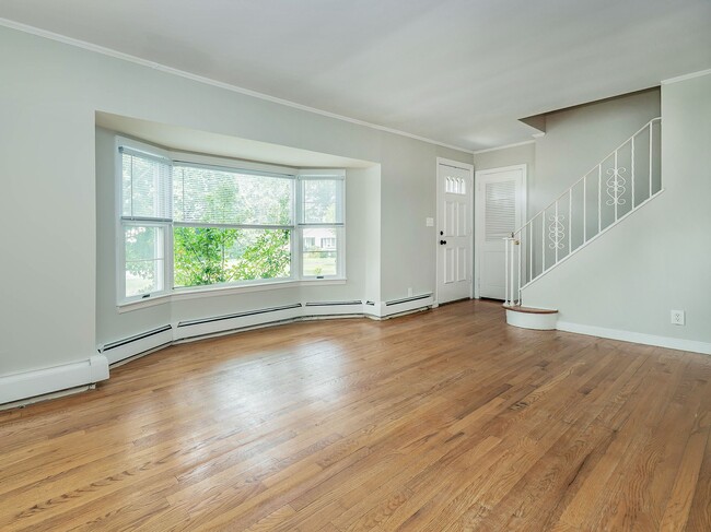 Building Photo - 65 Beechwood Dr