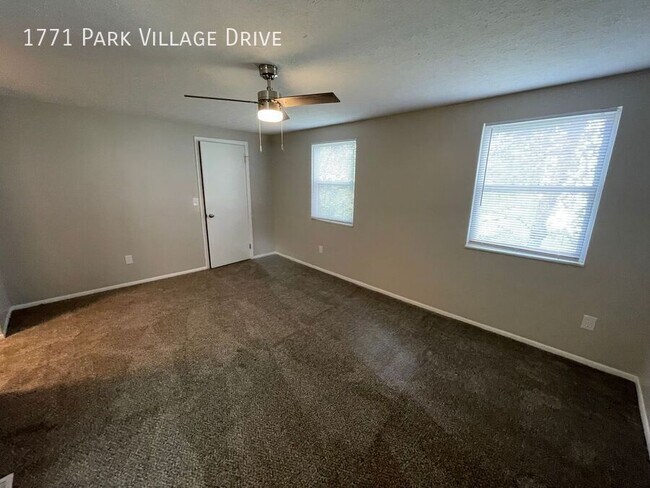 Building Photo - 1771 Park Village Dr