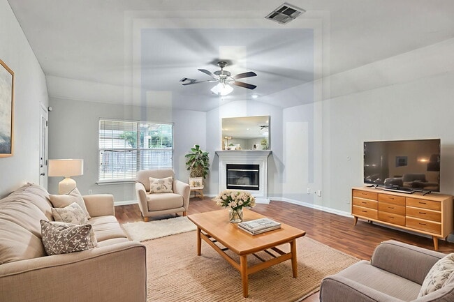 Building Photo - 1500 Gardena Canyon Dr