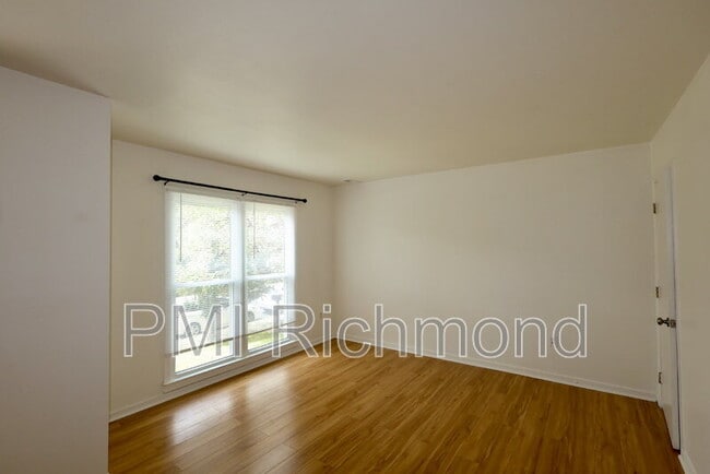 Building Photo - 1512 Lakeview Ave