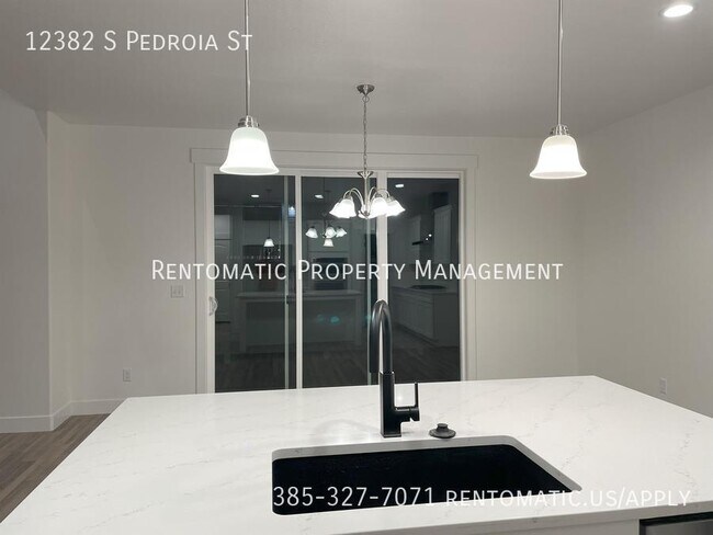 Building Photo - 12382 Pedroia St
