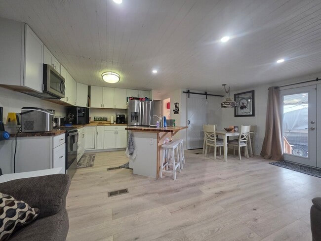 Building Photo - Charming Furnished 3-Bedroom Home in Willow Valley – Short-Term Rental!