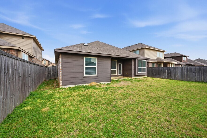 Building Photo - 3916 Trenton Pl