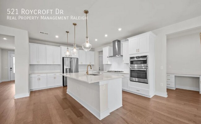 Building Photo - 521 Roycroft Dr