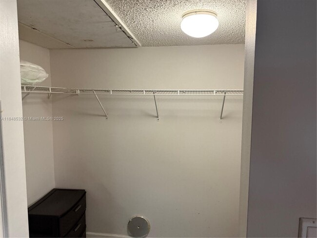 Building Photo - 1226 N Hiatus Rd