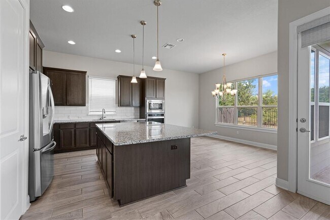 Building Photo - 4660 Katherine Dr