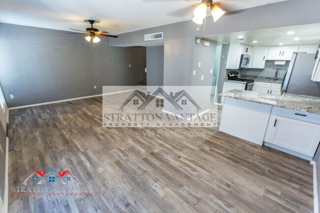 Building Photo - 1828 W Tuckey Ln