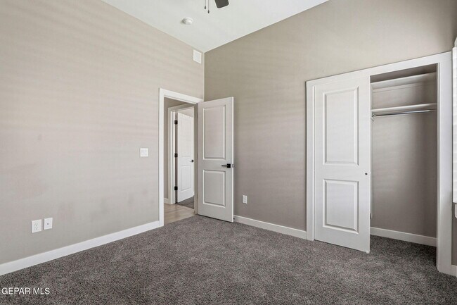 Building Photo - 12252 Desert Dove Ave