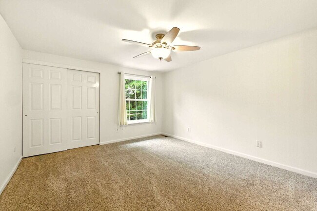 Building Photo - Gorgeous 3 Bed 2.5 Bath Townhome in Littleton!