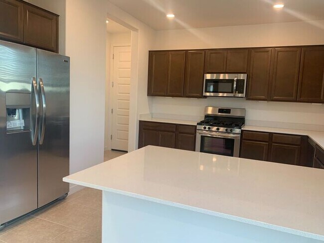 Building Photo - Newer home in most desirable home in Chandler, 3 Bed2 bath