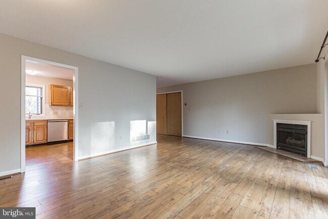 Building Photo - 109 Foxfire Dr