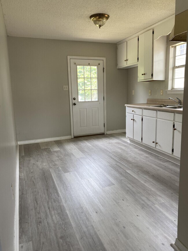 Building Photo - 22 Glass St