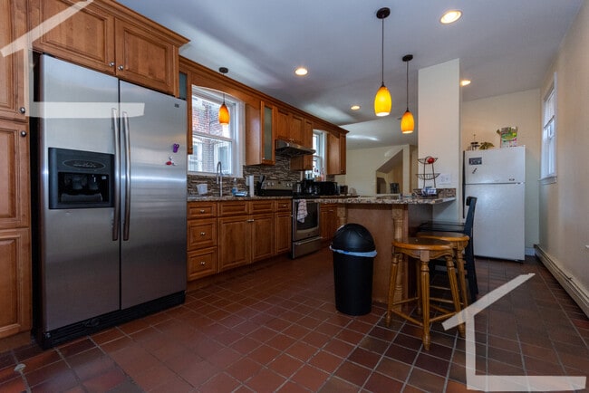 Building Photo - 1522 Commonwealth Ave