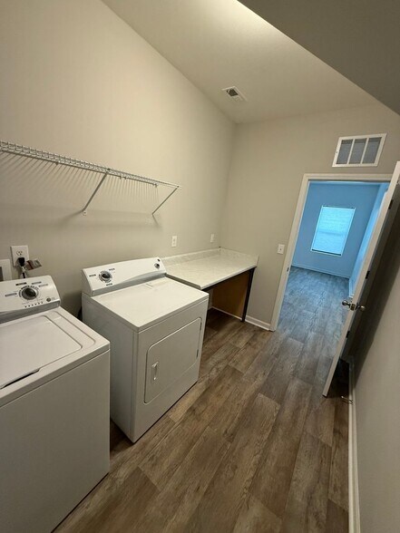 Building Photo - 5954 River Mdw Ct