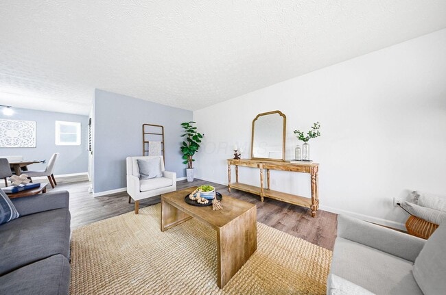 Building Photo - 103 Valleyview Dr