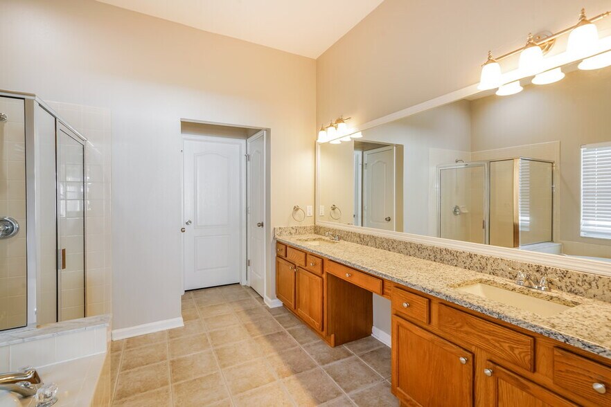 Building Photo - 2018 Samantha Ln