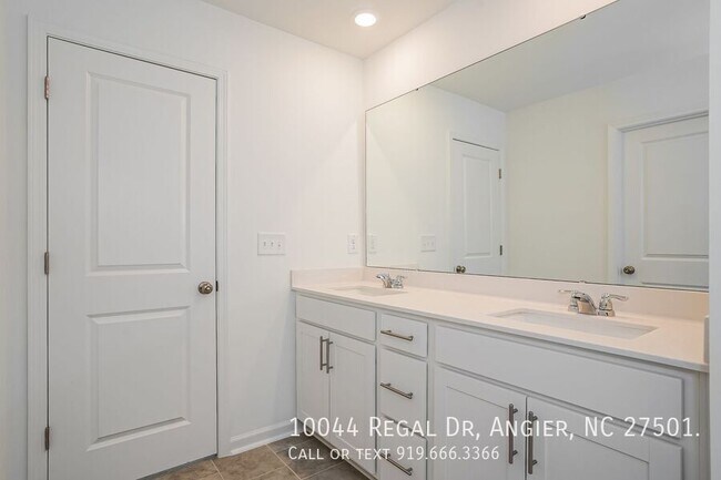 Building Photo - 10044 Regal Dr