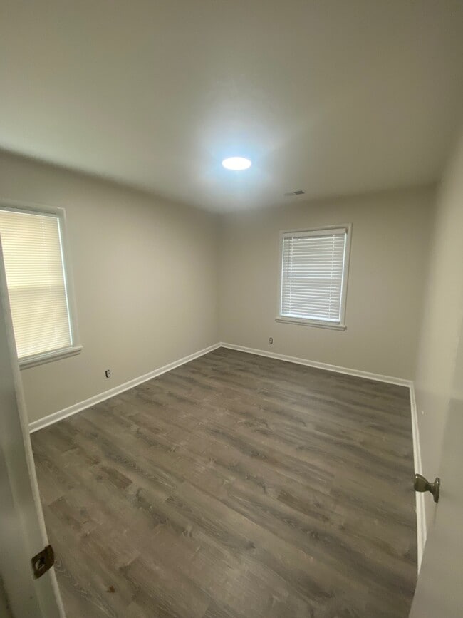 Building Photo - 4910 Red Oak Ln