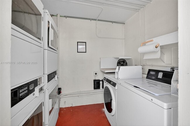 Building Photo - 180 Isle of Venice Dr