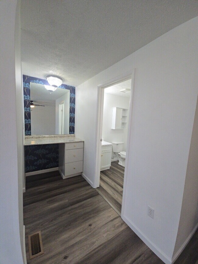 Building Photo - 2877 Mossy Brink Ct