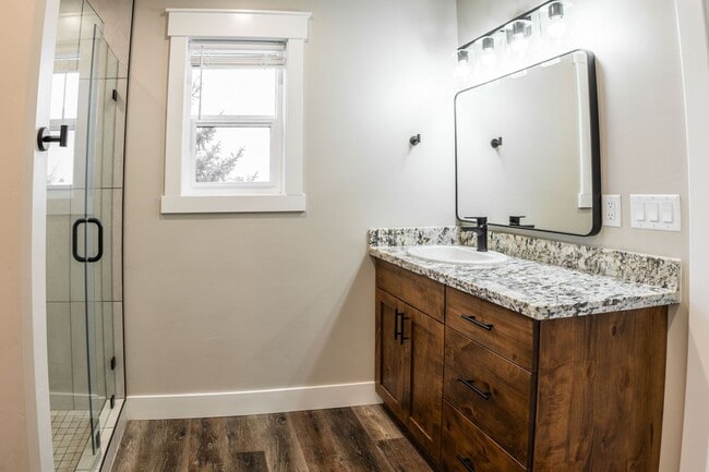 Building Photo - Beautiful 3 Bed, 2.5 Bath Townhome in Ashton