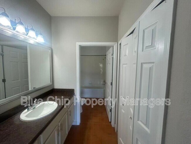 Building Photo - 14200 Avalon Rd