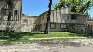 Primary Photo - 5630 NW 21st St