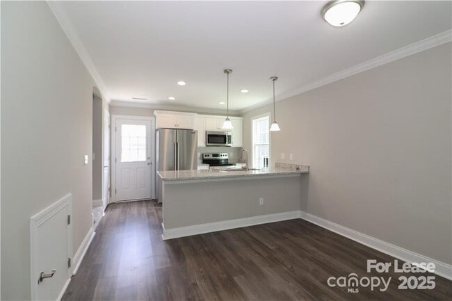 Building Photo - 3973 Newhall Dr NW