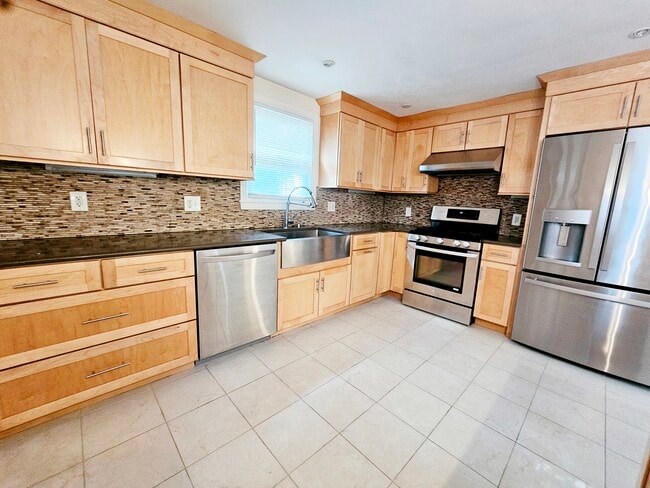 Building Photo - 11 Rockland Pl