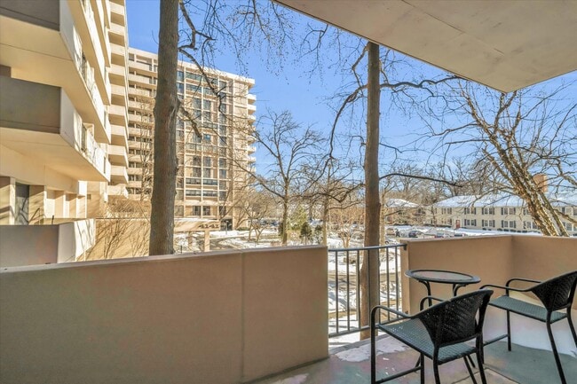 Building Photo - 4141 Henderson Rd