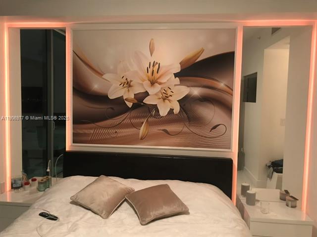 Building Photo - 900 Biscayne Blvd