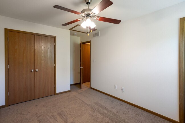 Building Photo - 701-703 Glenstone Dr.