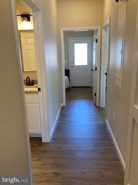 Building Photo - 376 E Main St